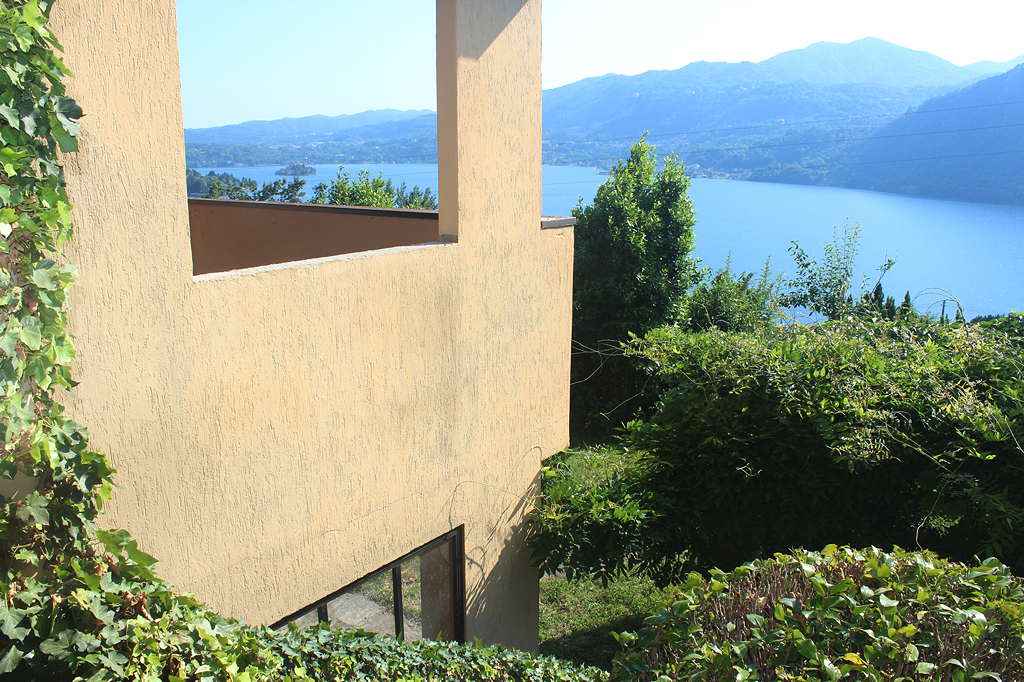 8 - Pettenasco – Poggio Luneglio, villa con stupenda vista lago d Orta e Isola Pettenasco