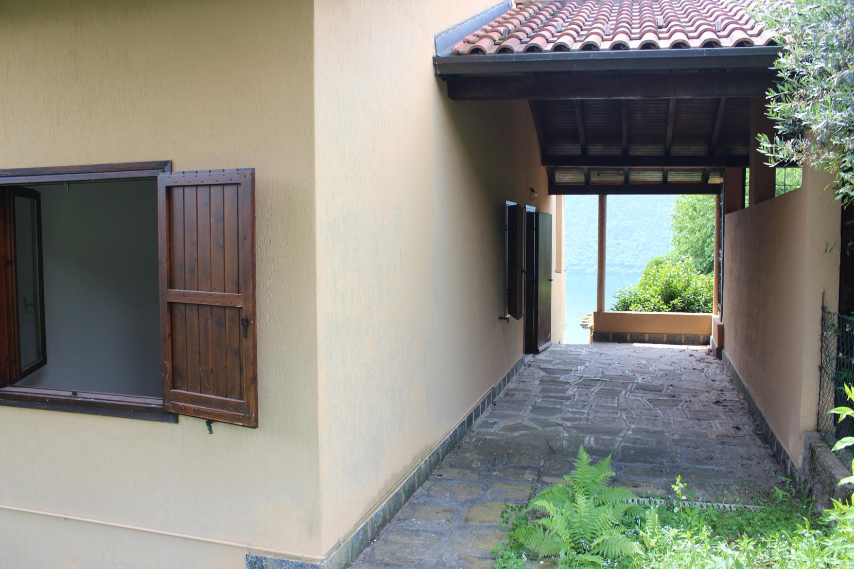 3 - Pettenasco – Poggio Luneglio, villa con stupenda vista lago d Orta e Isola Pettenasco