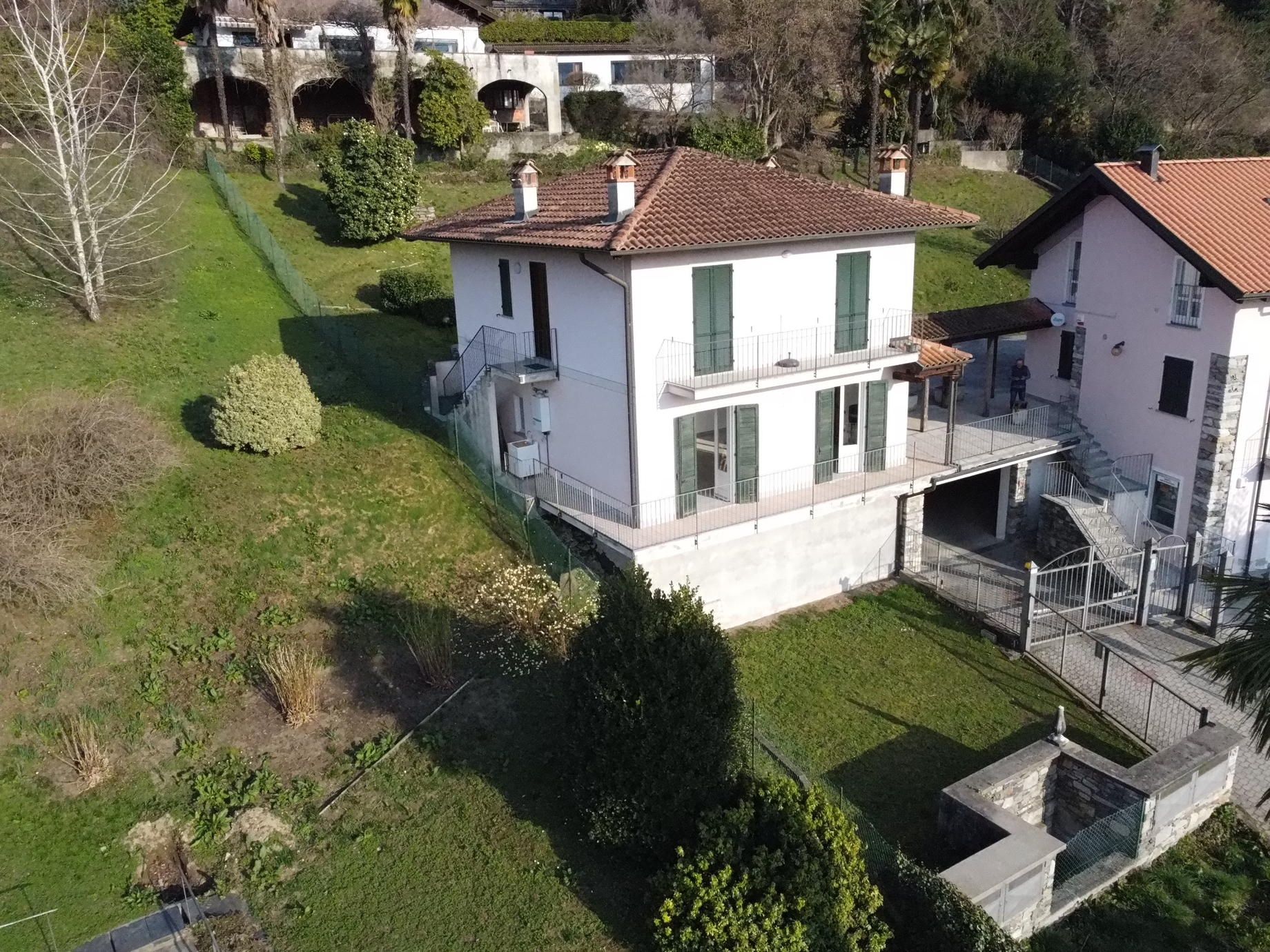 0 -  Orta San Giulio Elegante Appartamento con Giardino e Vista Lago Orta San Giulio