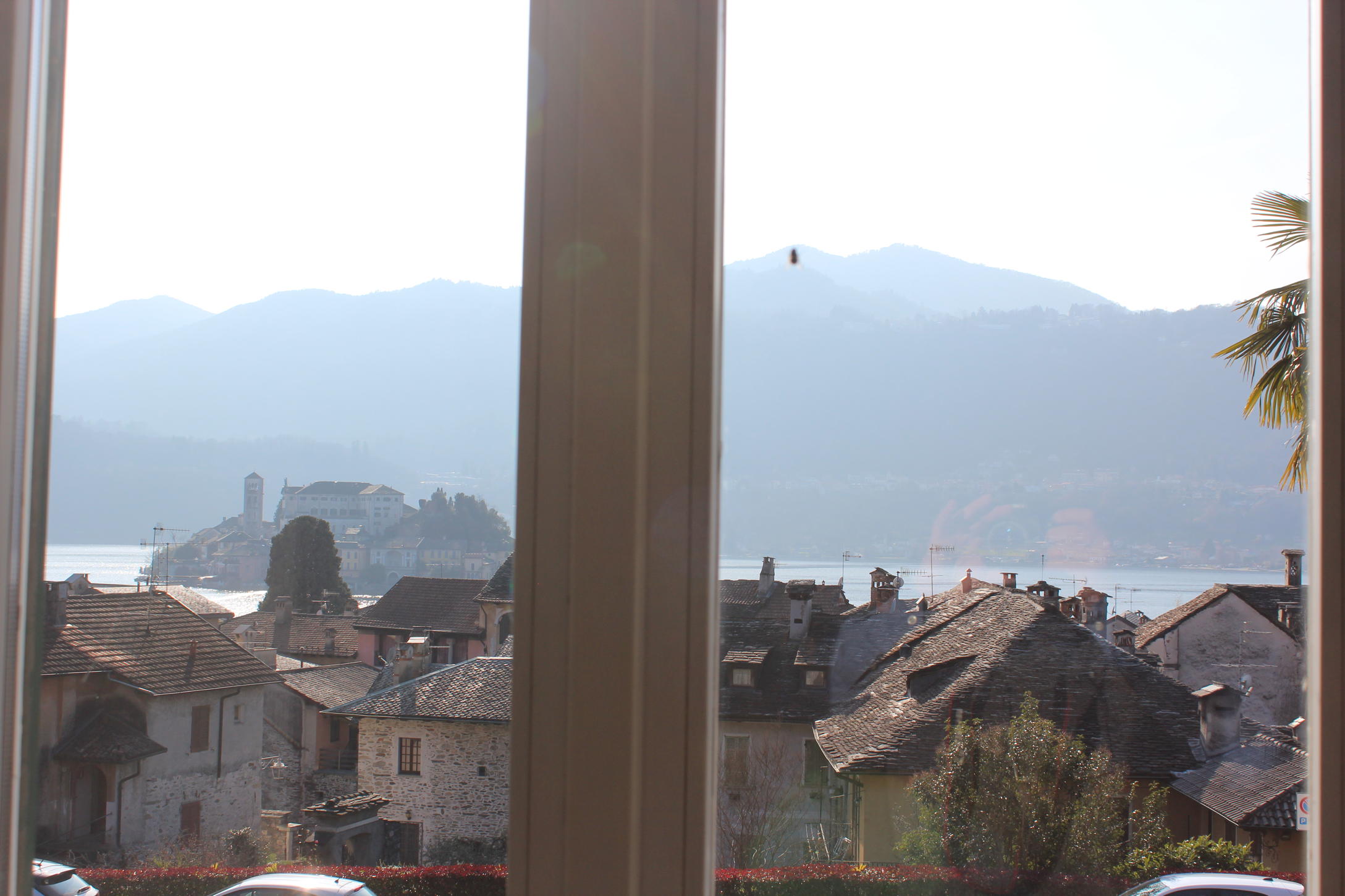 4 -  Orta San Giulio Elegante Appartamento con Giardino e Vista Lago Orta San Giulio