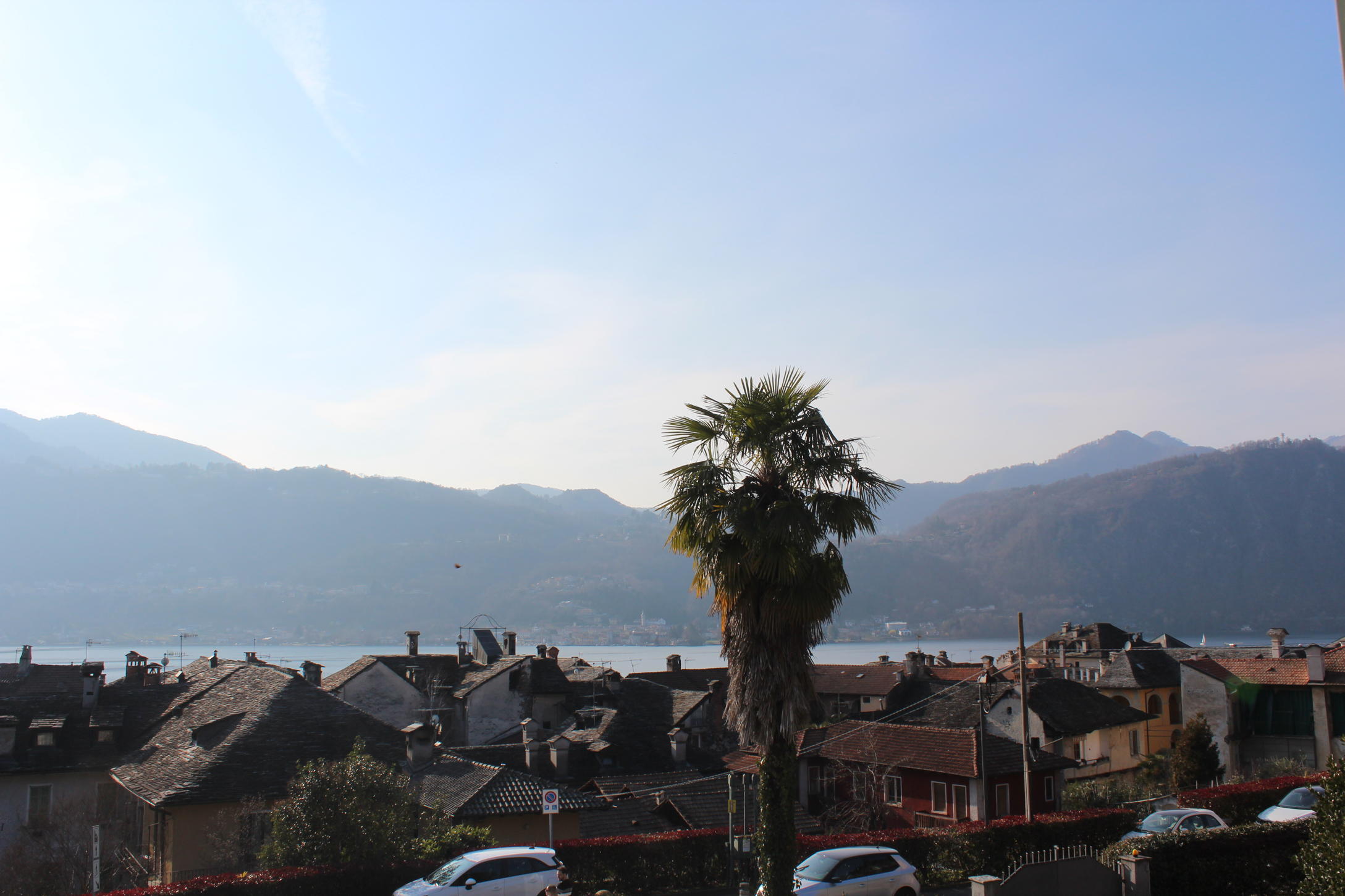 10 -  Orta San Giulio Elegante Appartamento con Giardino e Vista Lago Orta San Giulio