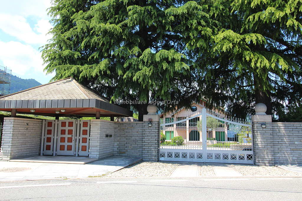 1 - PELLA - lago d'Orta, Incredibile villa contemporanea sulle sponde del Lago d'Orta Pella
