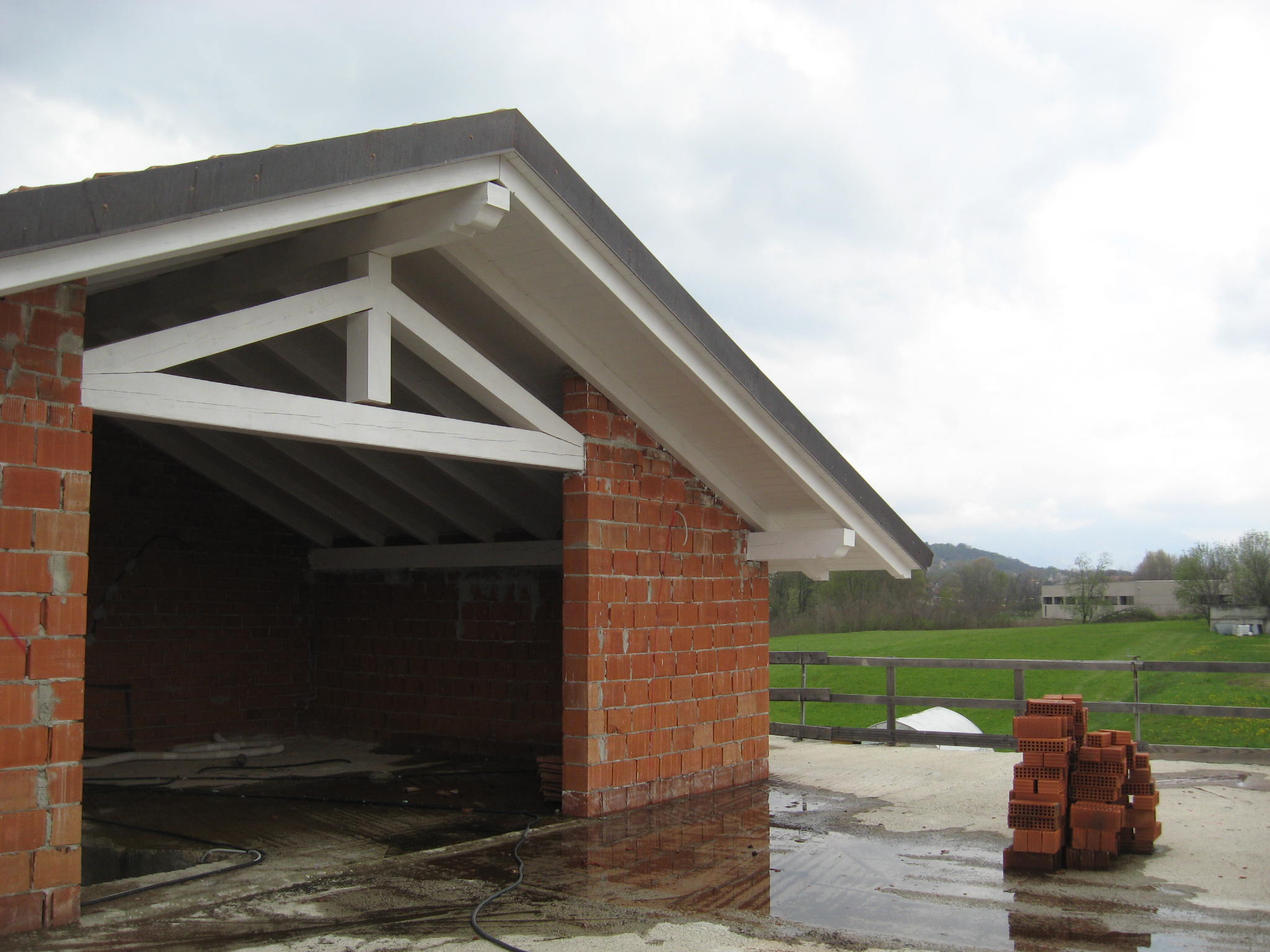 4 - Gargallo, a pochi km dal lago d’Orta villa libera su tre lati in fase di costruzione, Gargallo