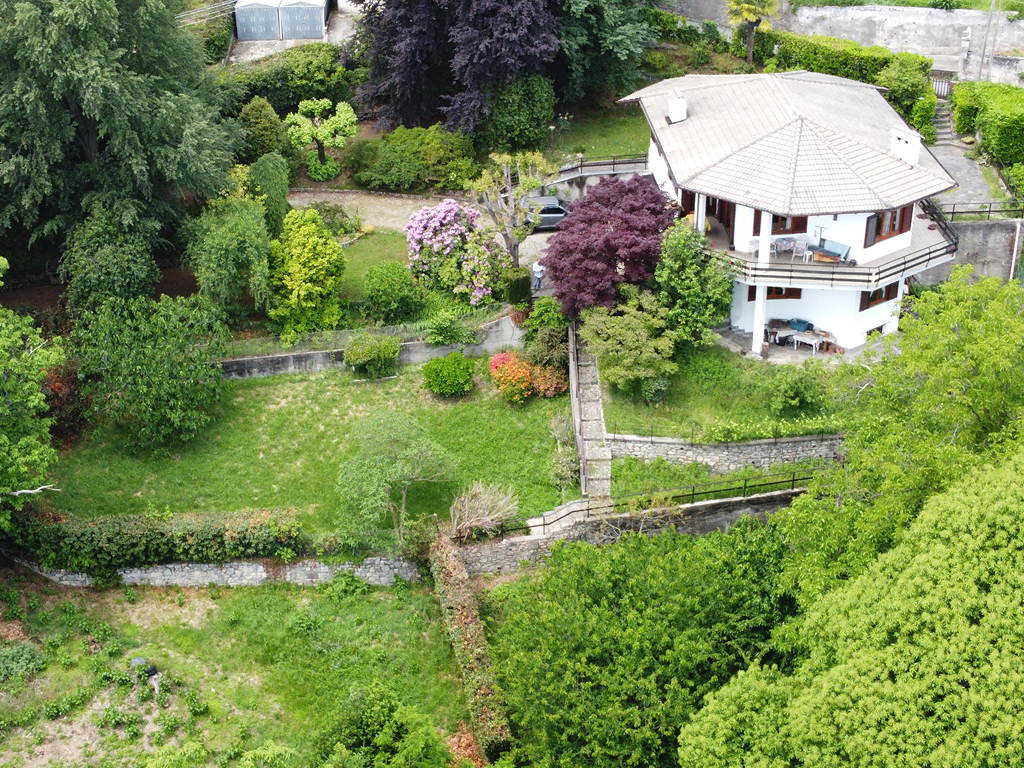 A Colazza, colline tra il Lago d’Orta e il Lago Maggiore, villa panoramica di circa 280 mq commerciali, immersa nel verde e nella tranquillità . COLAZZA 0 - A Colazza, colline tra il Lago d’Orta e il Lago Maggiore, villa panoramica di circa 280 mq commerciali, immersa nel verde e nella tranquillità . COLAZZA