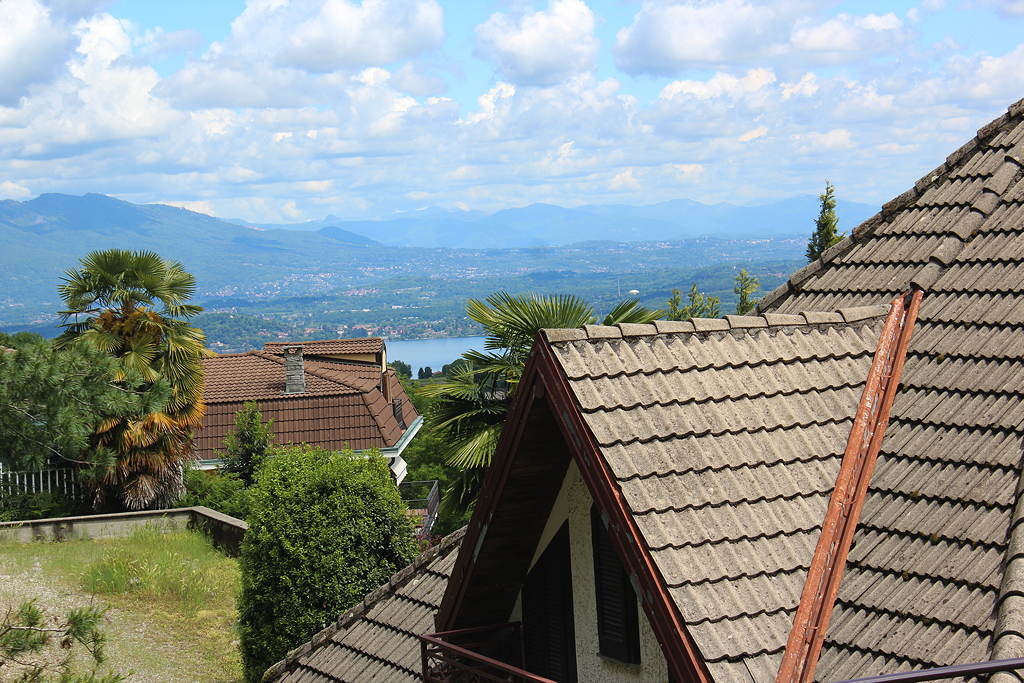 A Colazza, colline tra il Lago d’Orta e il Lago Maggiore, villa panoramica di circa 280 mq commerciali, immersa nel verde e nella tranquillità . COLAZZA 11 - A Colazza, colline tra il Lago d’Orta e il Lago Maggiore, villa panoramica di circa 280 mq commerciali, immersa nel verde e nella tranquillità . COLAZZA
