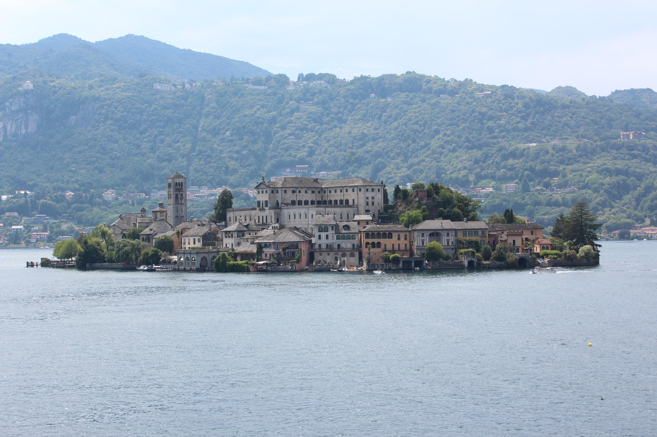 16 - Orta San Giulio | Esclusivo appartamento con posto auto, con vista dominante sul Lago d’Orta e sull’Isola di San Giulio. Orta san giulio